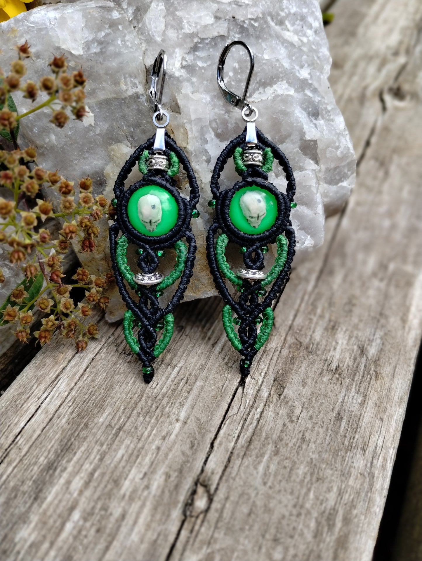 Grey Alien Dangle Earrings (Glow in the Dark)