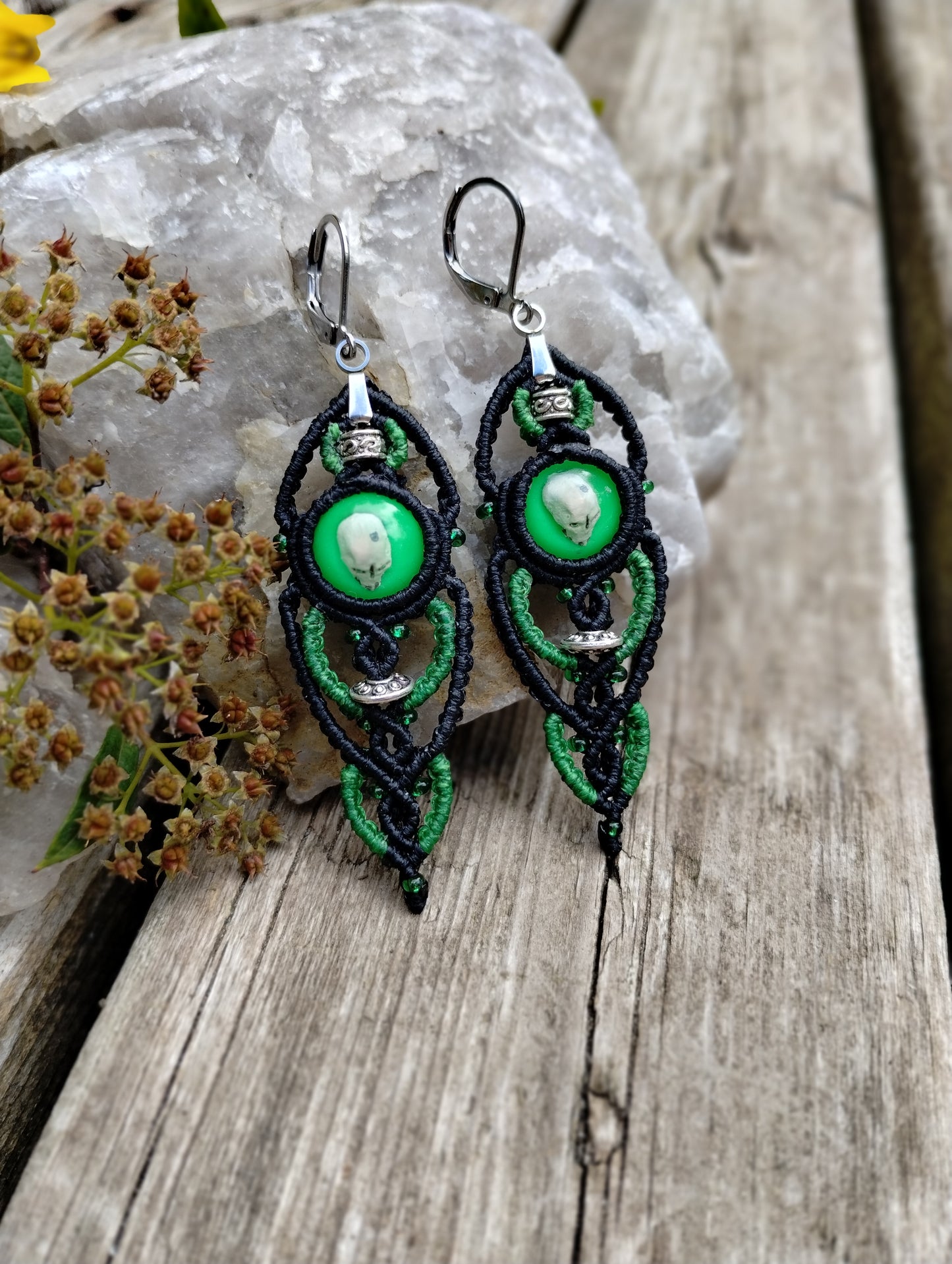 Grey Alien Dangle Earrings (Glow in the Dark)