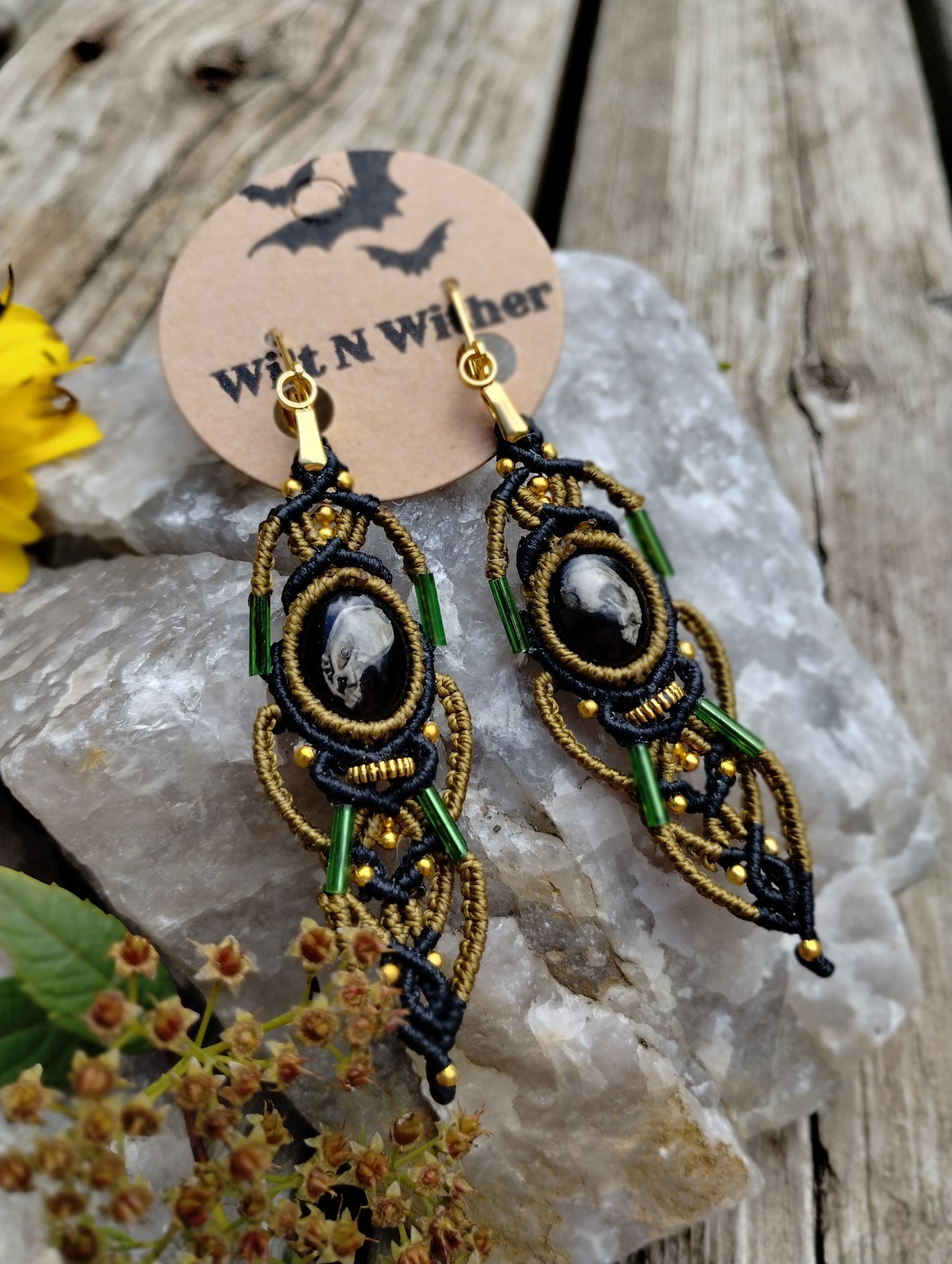 Alien Dangle Earrings (Gold)