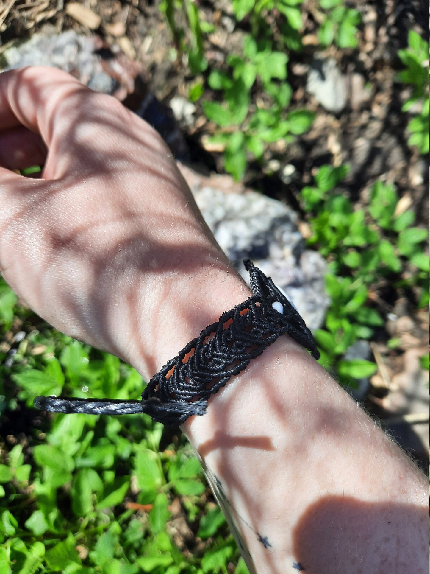 Simple Howlite Macrame Bracelet, handmade jewelry