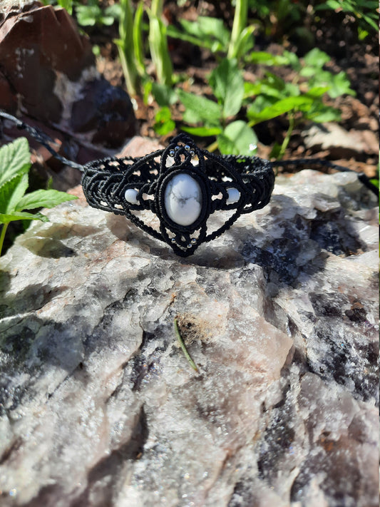 Simple Howlite Macrame Bracelet, handmade jewelry